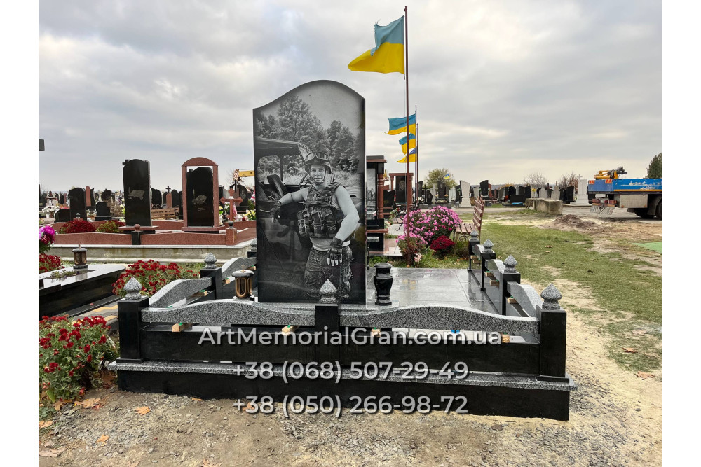 Пам'ятник військовому 00887